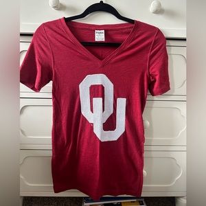 VS Pink OU V-Neck Tee